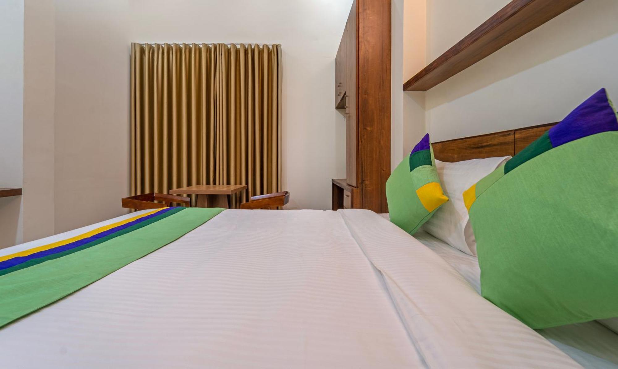 Itsy Hotels Avani Stays, Vyttila, Kochi Exterior foto